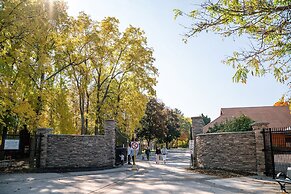 Holiday Inn Peterborough-Waterfront, ON by IHG