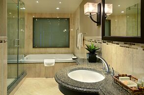 Holiday Inn Peterborough-Waterfront, ON by IHG