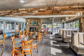 Holiday Inn Detroit Lakes by IHG