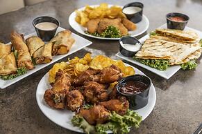 Holiday Inn Detroit Lakes by IHG