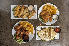 Holiday Inn Detroit Lakes by IHG