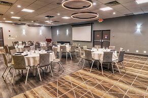 Holiday Inn Detroit Lakes by IHG
