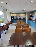 Country Inn & Suites by Radisson, Fredericksburg South (I-95), VA