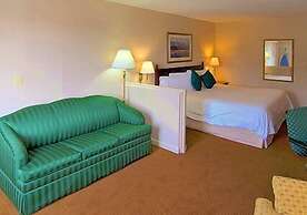 Econo Lodge Inn & Suites at Fort Moore