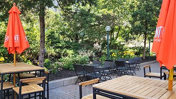 Delta Hotels by Marriott Montreal