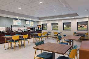 Garner Hotel Wadsworth by IHG