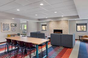 Garner Hotel Wadsworth by IHG