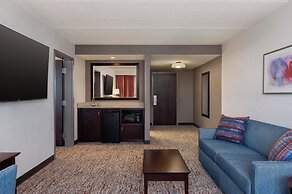 Garner Hotel Wadsworth by IHG