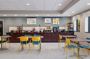 Garner Hotel Wadsworth by IHG