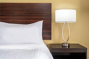 Garner Hotel Wadsworth by IHG