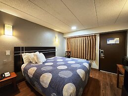 Americas Best Value Inn & Suites Little Rock at Scott Hamilton Dr
