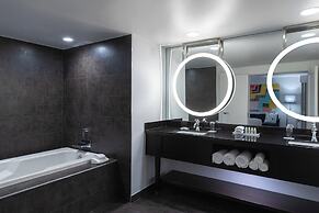 The Baronette Renaissance Detroit-Novi Hotel