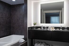 The Baronette Renaissance Detroit-Novi Hotel