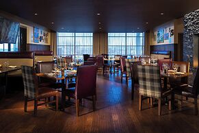 The Baronette Renaissance Detroit-Novi Hotel