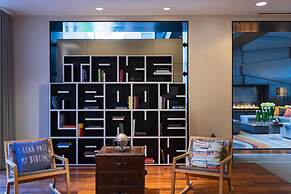 The Baronette Renaissance Detroit-Novi Hotel