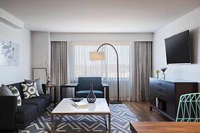 The Baronette Renaissance Detroit-Novi Hotel