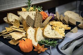 Embassy Suites by Hilton Dallas Park Central Area