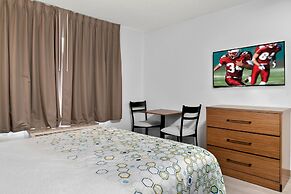 HomeTowne Studios by Red Roof Auburn Hills