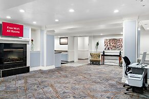 HomeTowne Studios by Red Roof Auburn Hills