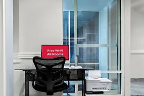 HomeTowne Studios by Red Roof Auburn Hills