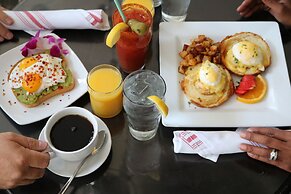 Hotel Indigo Baltimore Downtown by IHG