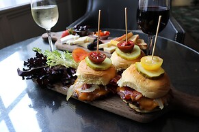 Hotel Indigo Baltimore Downtown by IHG