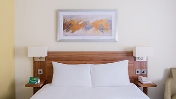 Holiday Inn Swindon by IHG