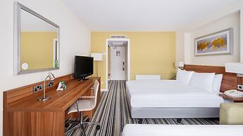 Holiday Inn Swindon by IHG