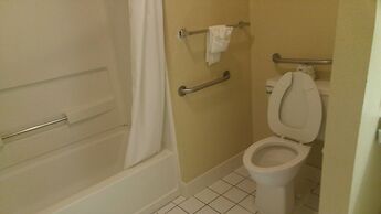 Quality Inn & Suites Covington