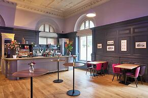 The Clermont London, Victoria