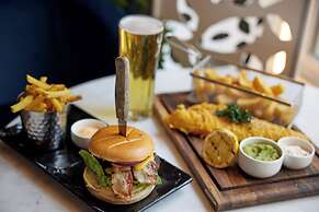 The Clermont London, Victoria