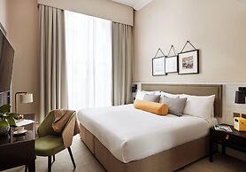 The Clermont London, Victoria