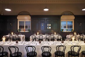 The Clermont London, Victoria