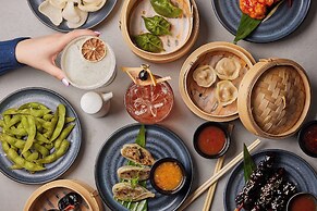 The Clermont London, Victoria