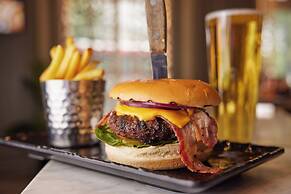 The Clermont London, Victoria