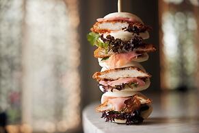 The Clermont London, Victoria