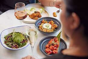 The Clermont London, Victoria