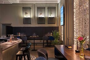 The Clermont London, Victoria