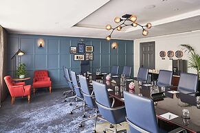 The Clermont London, Victoria