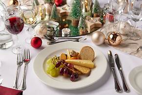 The Clermont London, Victoria