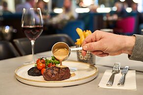 The Clermont London, Victoria