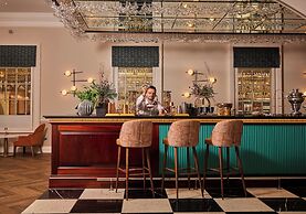 The Clermont London, Victoria