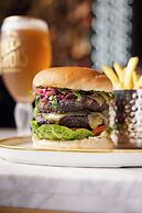 The Clermont London, Victoria