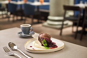 The Clermont London, Victoria