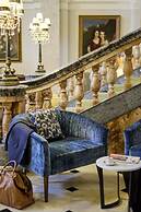 The Clermont London, Victoria