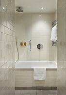 The Clermont London, Victoria