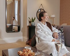 The Clermont London, Victoria