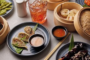 The Clermont London, Victoria