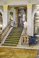 The Clermont London, Victoria