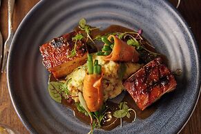 The Clermont London, Victoria